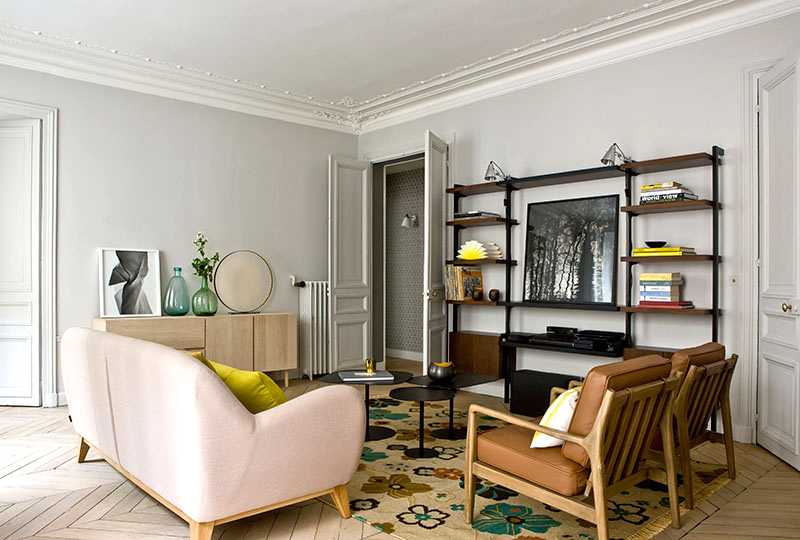 Salon avec du mobilier chiné par un décorateur d'intérieur à Marseille